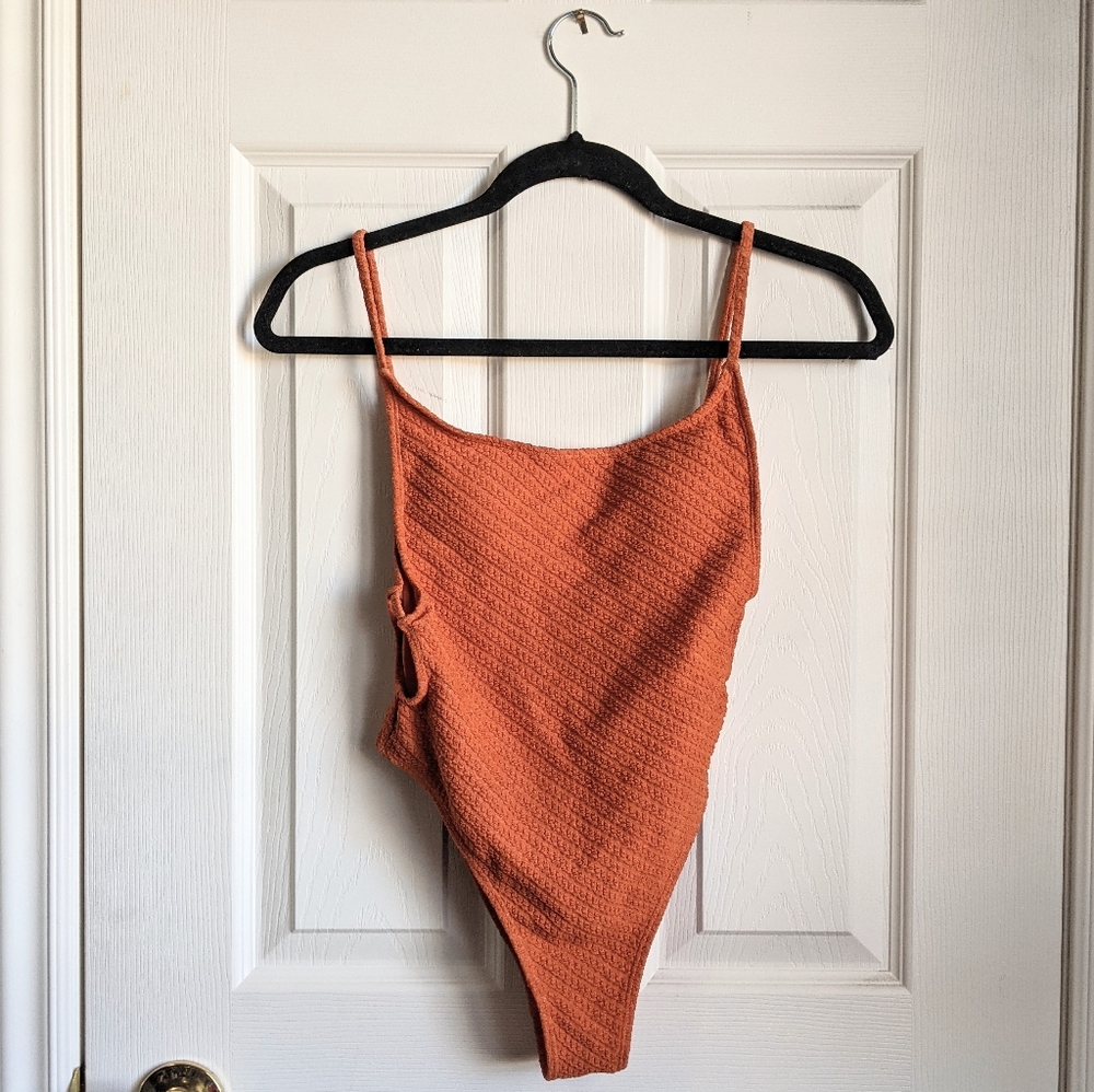 Textured One Piece Swimsuit